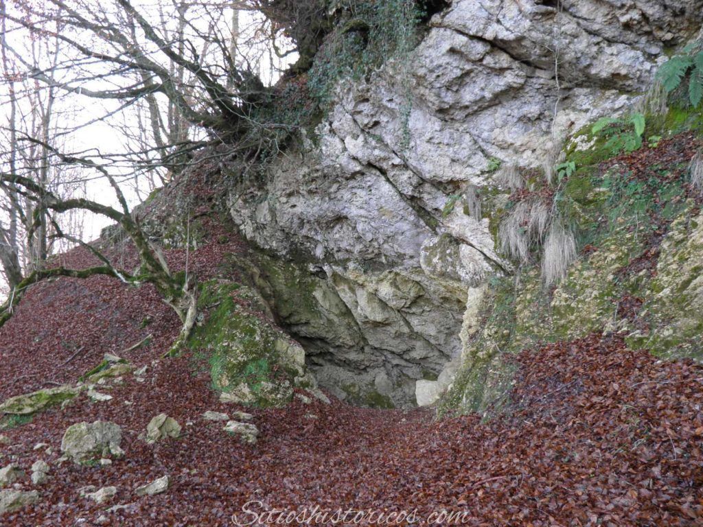 Navarra mágica. Cueva de los akelarres del monte Ulizar.