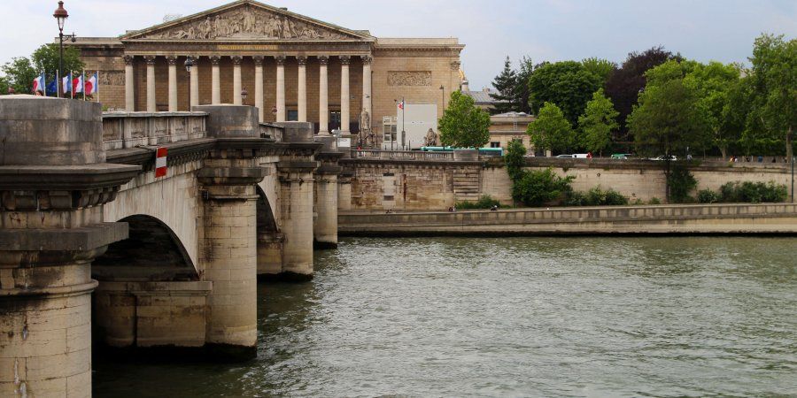 Puente de la Concordia en París