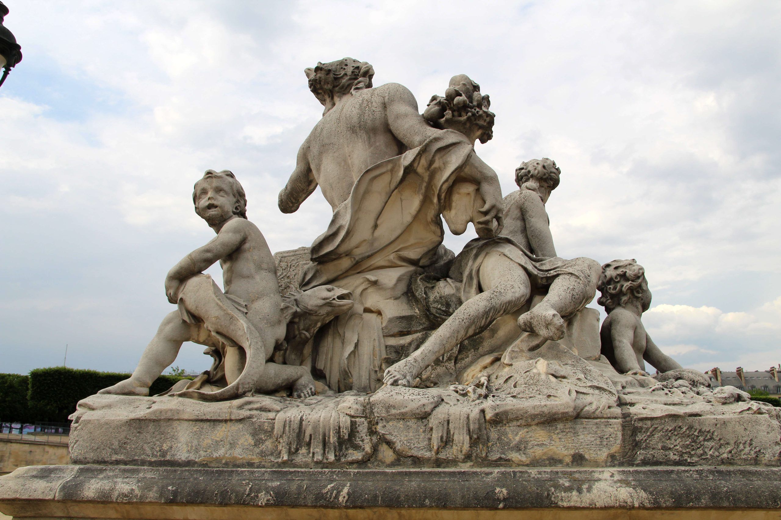 Estatua el Loira y el Loiret en el jardín de las Tullerías.