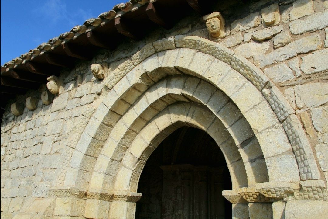 Portada San Esteba de Eusa.
