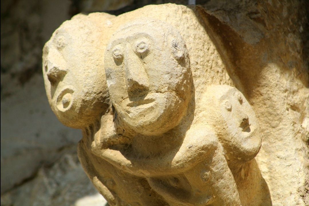 Canecillo románico Navarra.