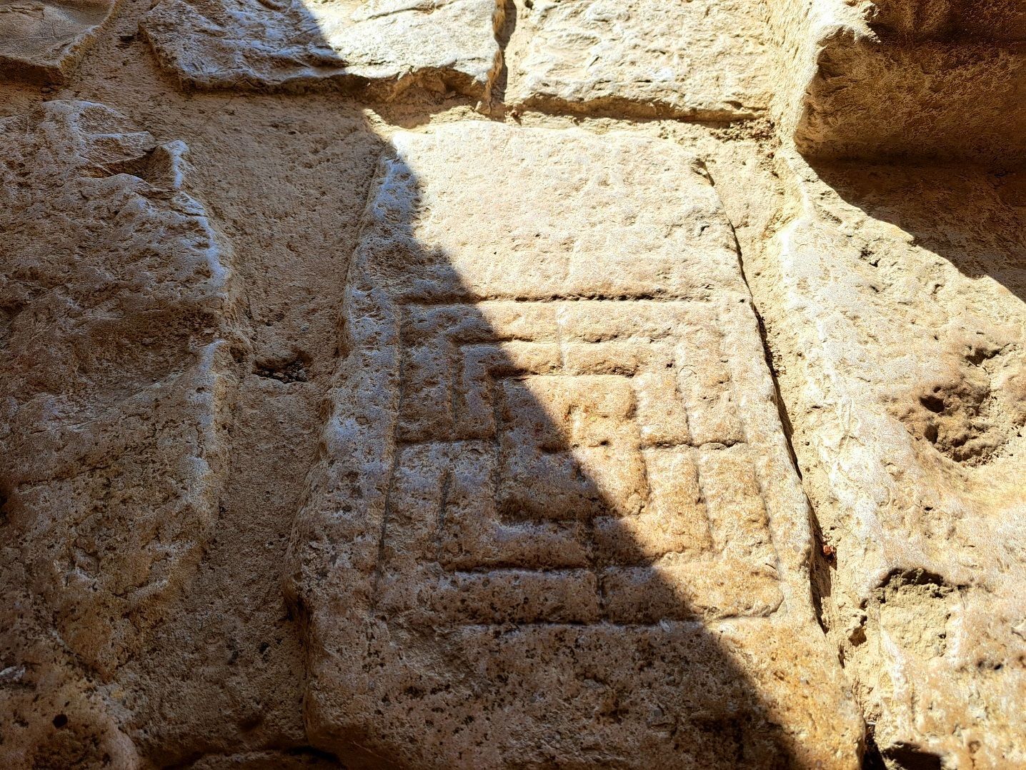 Alquerque en la iglesia de San Esteban de Eusa.