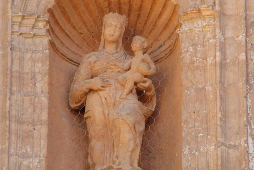 Virgen renacentista de la iglesia de San Blas de Villarrobledo.