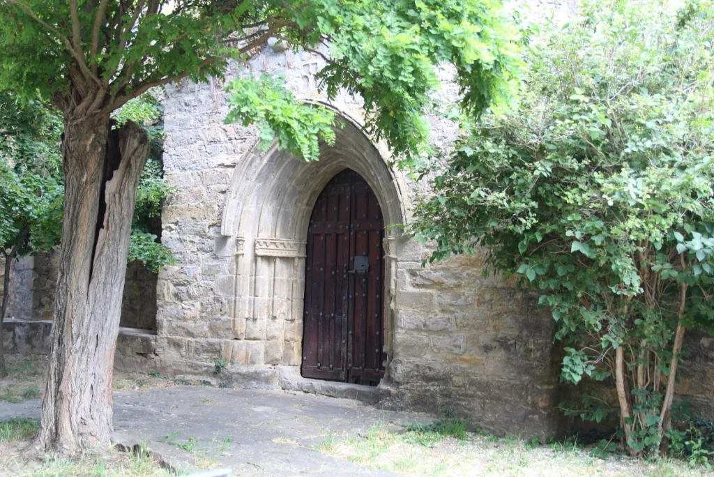 Iglesia de San Andrés en el pueblo navarro de San Vicente.